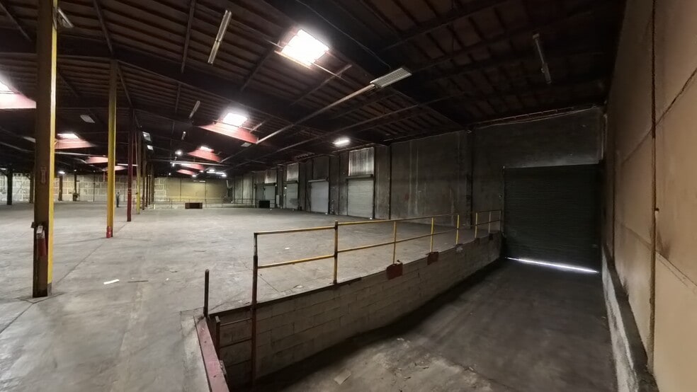 More Photos Of 1363 S Bonnie Beach Pl, Commerce Warehouse For Lease
