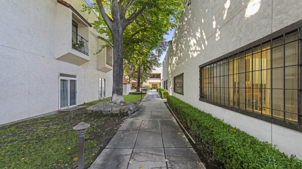 More Photos Of 3311 W Clearwater Ave, Kennewick Office For Sale