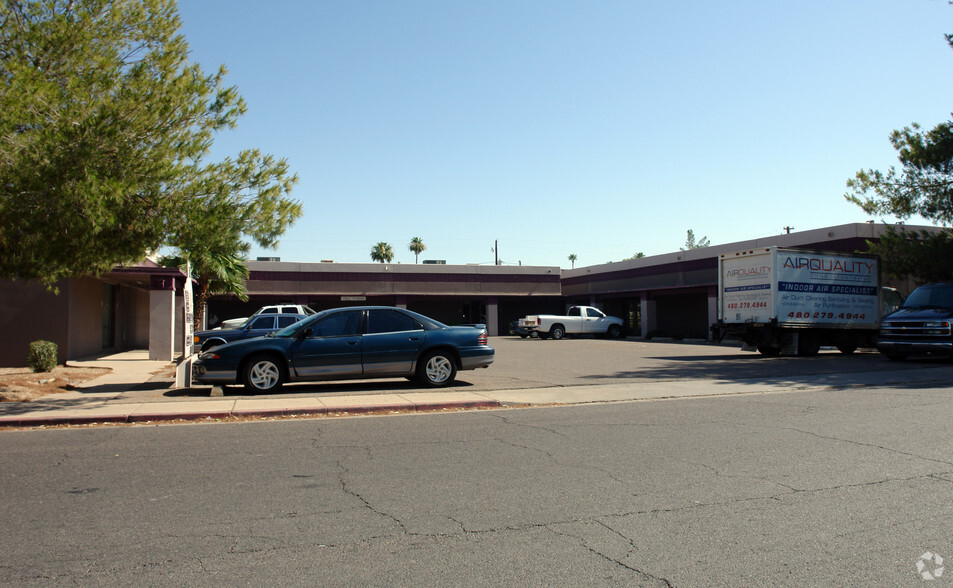 More Photos Of 320 E 10th Dr, Mesa Warehouse For Lease