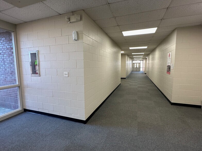 More Photos Of 9050 New Jackson Hwy, Magnolia Storefront Retail Office For Lease