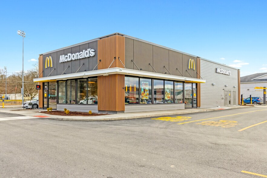 More Photos Of 1183 N 4th St, Sunbury General Retail For Sale