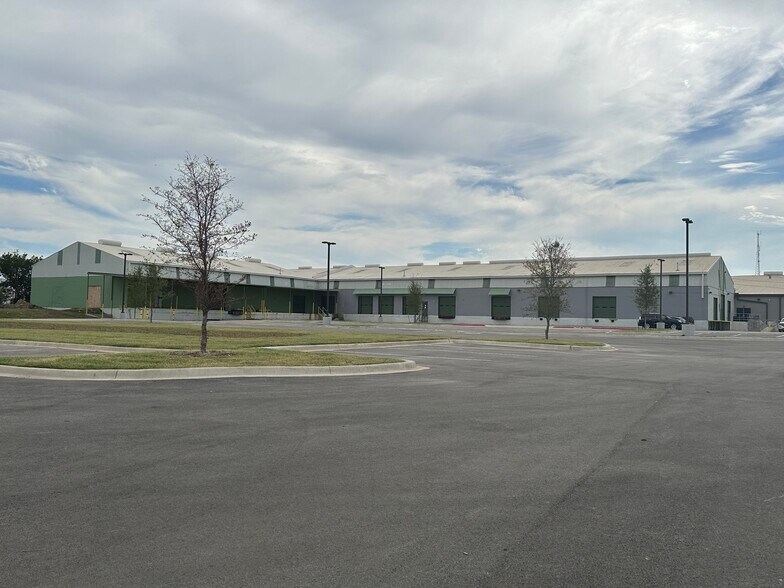 More Photos Of 1714 14th St, Plano Manufacturing For Lease