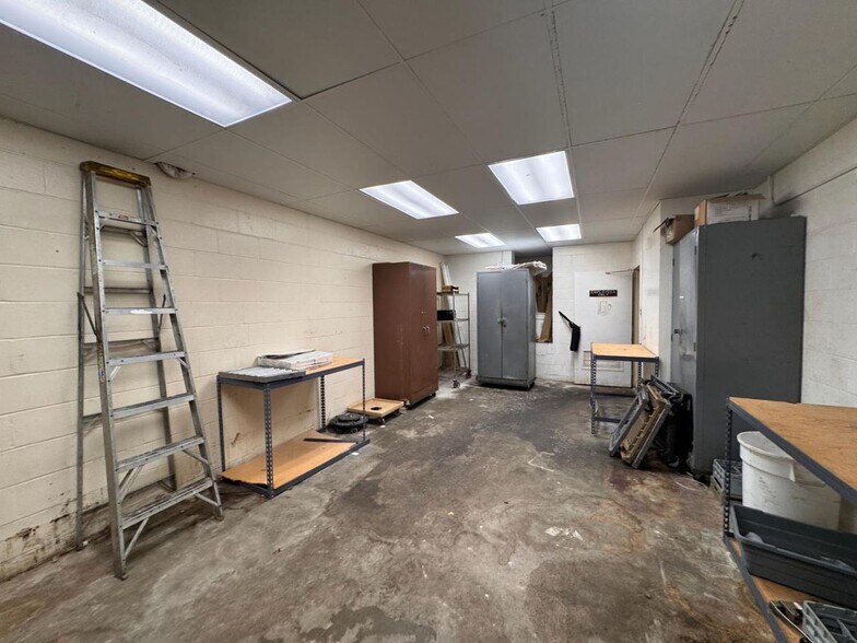 More Photos Of 4765 Montgomery Rd, Cincinnati Restaurant For Sale