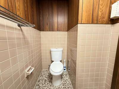 More Photos Of 6938 Myrtle Ave, Glendale General Retail For Lease