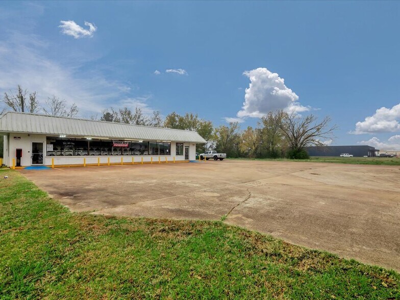 More Photos Of ,  General Retail For Sale