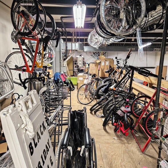 More Photos Of 131 E Rollins Rd, Round Lake Beach Freestanding For Sale