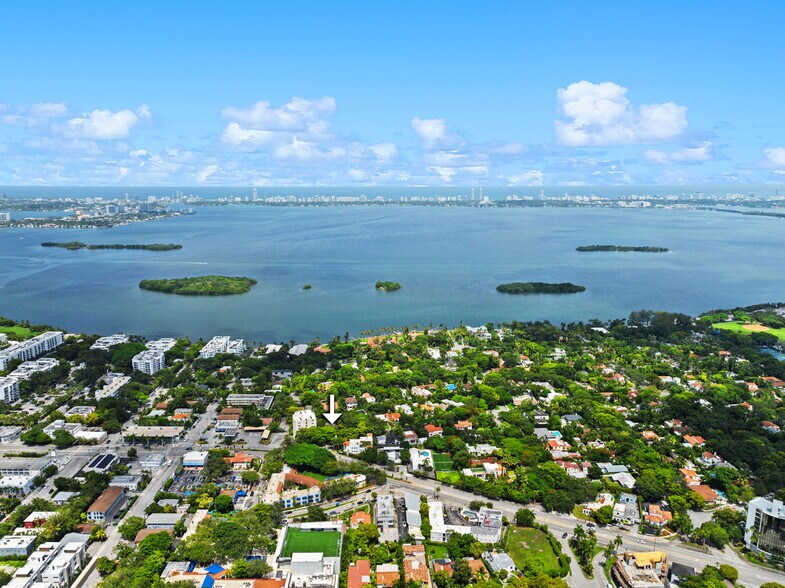 More Photos Of 5981 NE 6th Ave, Miami Office For Sale