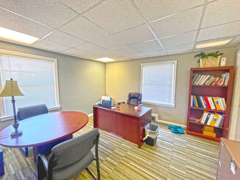 More Photos Of 1924 Warm Springs Rd, Columbus Medical For Sale