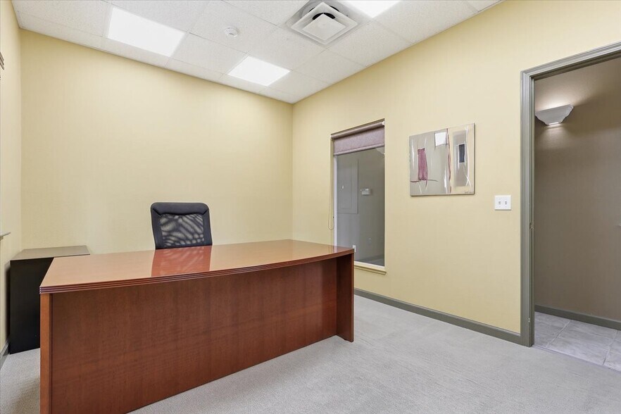More Photos Of 6170 Ridgeview Ct, Reno Office For Lease