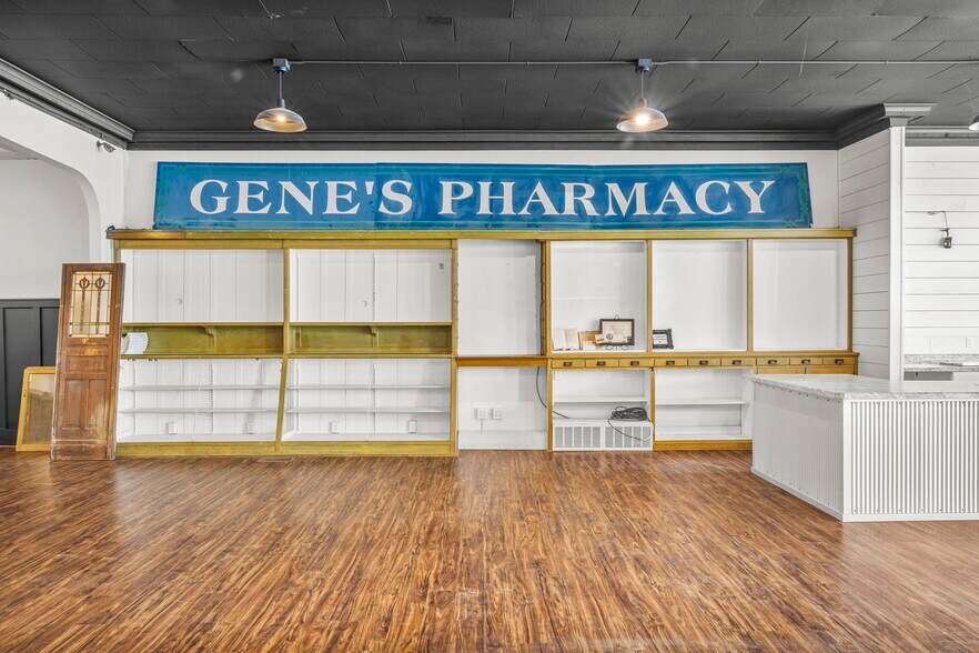 More Photos Of 111 E Main St, Laurel Storefront For Sale