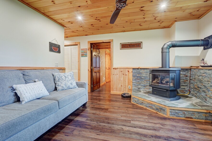 More Photos Of 5685 County Road 33, Canandaigua Specialty For Sale