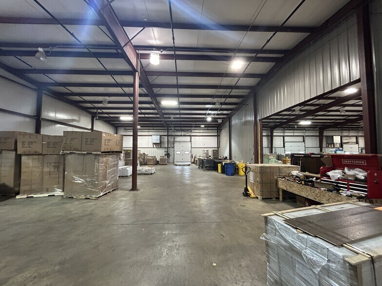 More Photos Of 3 Pequignot Dr, Pierceton Warehouse For Lease