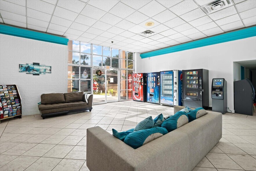 More Photos Of 510 Lane Ave S, Jacksonville Hotel For Sale