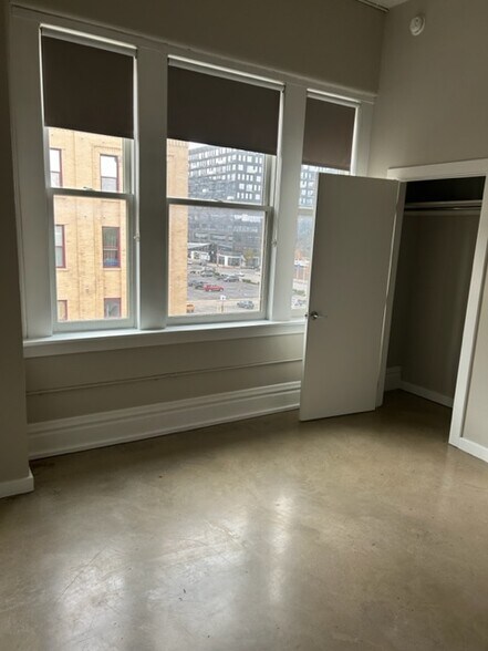 More Photos Of 260 S 4th St, Columbus Apartments For Sale