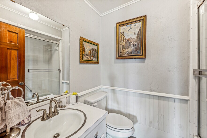 More Photos Of 703 Spring St, Granbury Lodge Meeting Hall For Sale