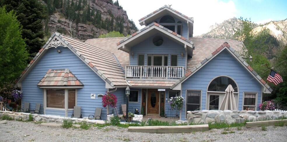 More Photos Of 118 6TH Ave, Ouray Hotel For Sale