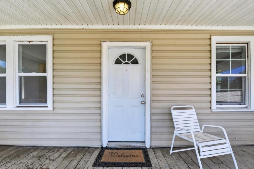 More Photos Of 10676 New Kings Rd, Jacksonville Office For Lease