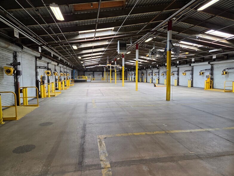 More Photos Of 3510 Washington Blvd, Baltimore Truck Terminal For Sale