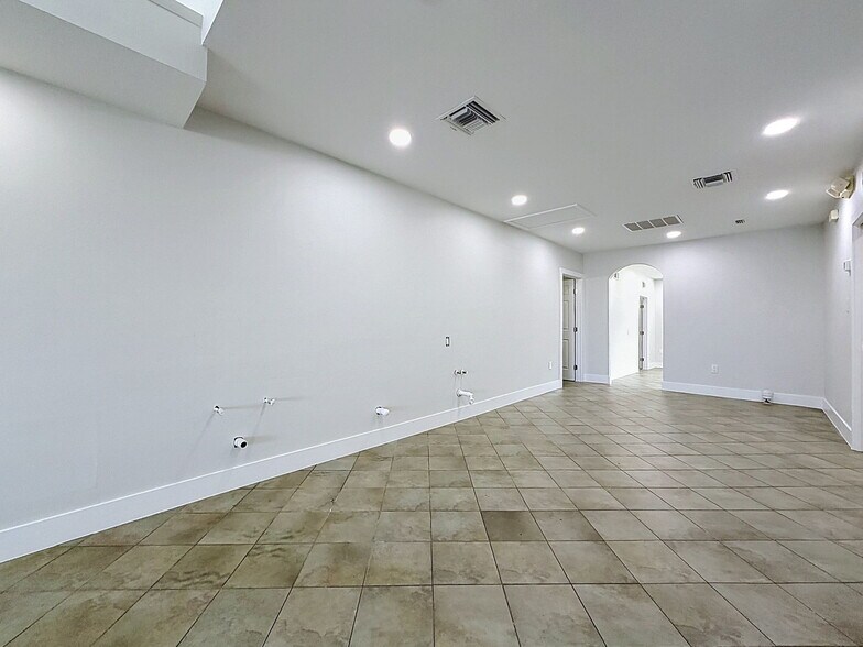 More Photos Of 13414 US Highway 19, Hudson Showroom For Lease