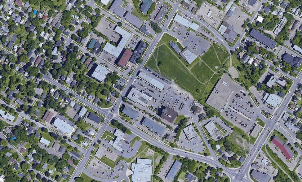 More Photos Of 414-422 York St, Fredericton Office For Lease