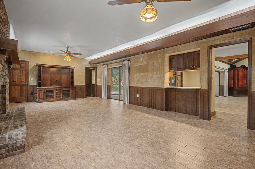 More Photos Of 2160 Laurence Dr, Clearwater Office For Sale