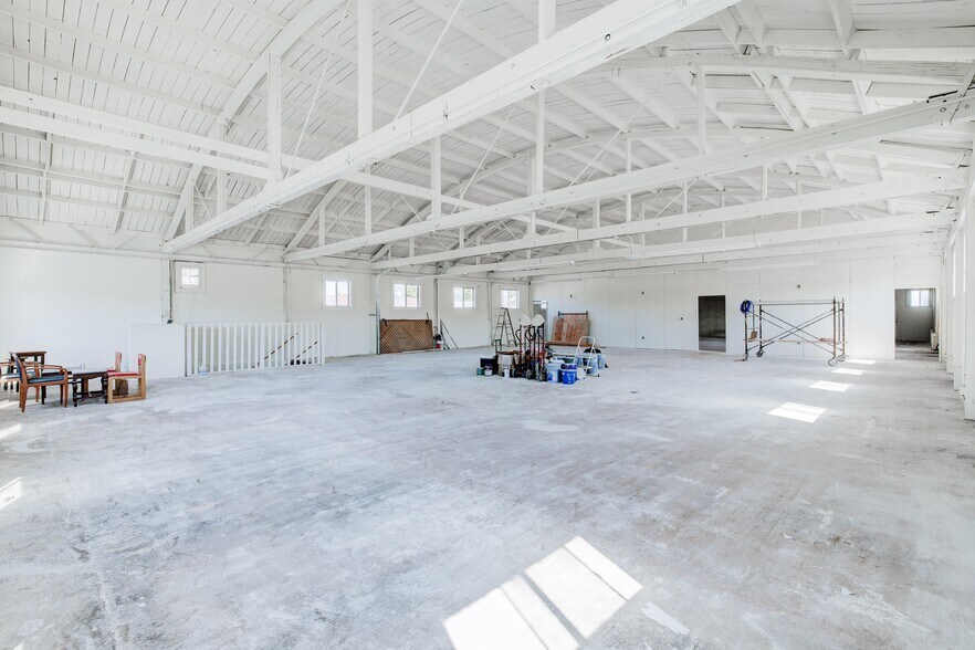 More Photos Of 4333-4335 W 147th St, Lawndale Office For Sale