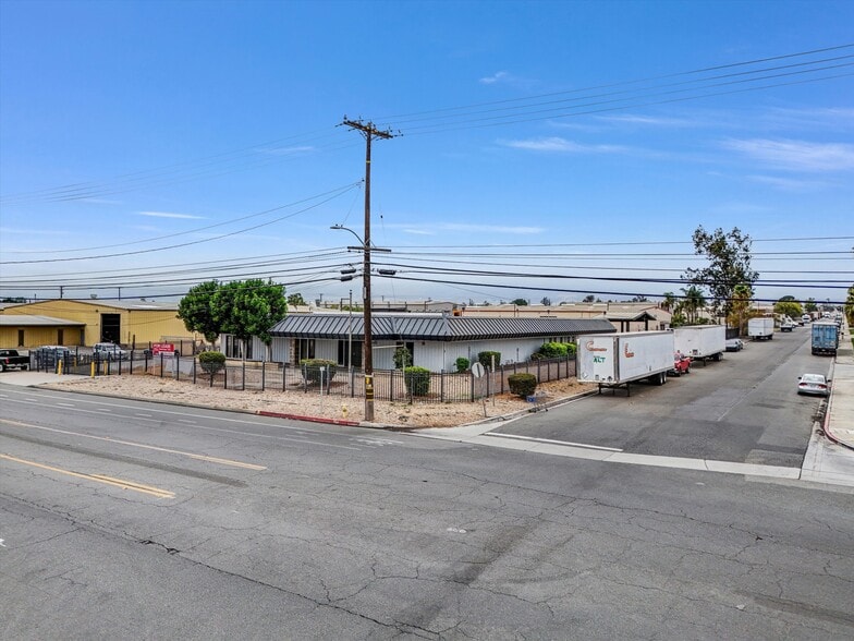 More Photos Of 15384 Arrow Blvd, Fontana Office For Lease