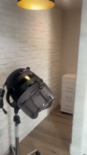 Primary Photo Of 911 E MacArthur St, Shawnee Showroom For Lease