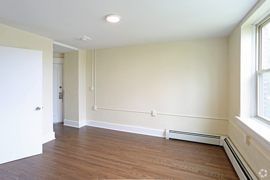 More Photos Of 400 Elmwood Ave, Buffalo Apartments For Sale