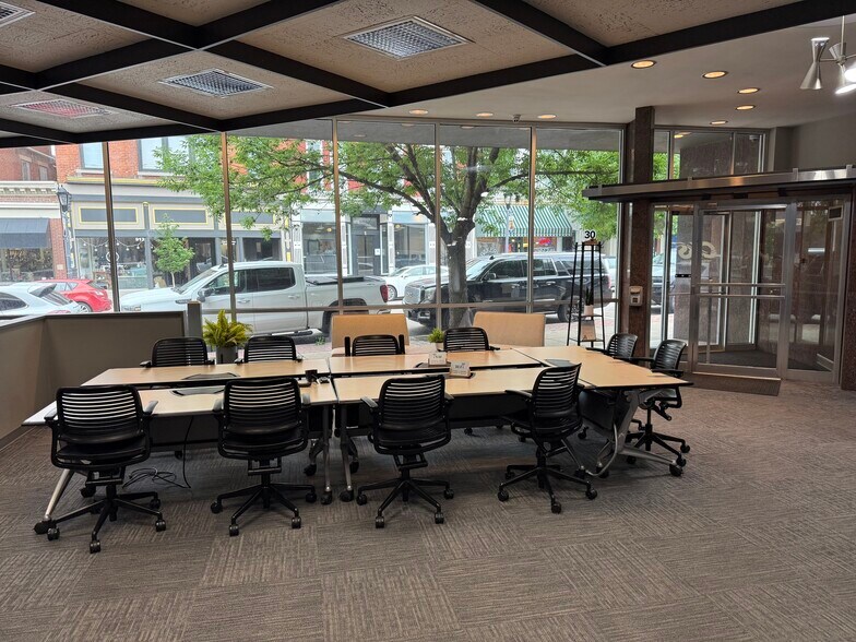 Primary Photo Of 916 Monmouth St, Newport Office For Lease