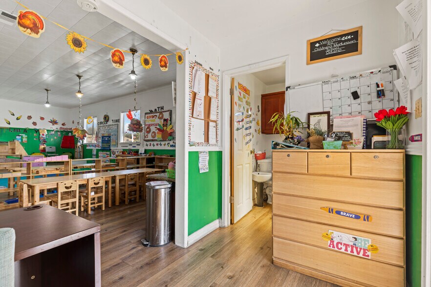 More Photos Of 328 W Phillips St, Ontario Schools For Sale