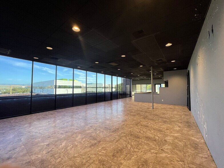 More Photos Of 15 Corporate Park, Irvine Medical For Lease