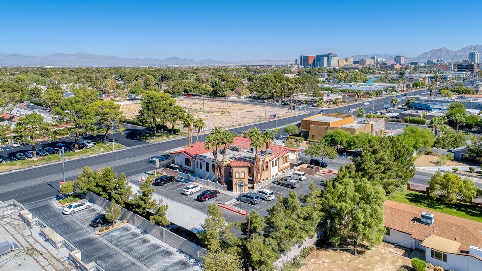More Photos Of 2801 W Charleston Blvd, Las Vegas Medical For Lease