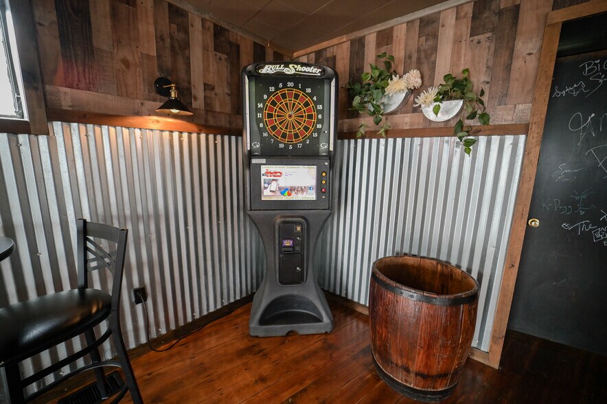 More Photos Of 157 Whitesboro St, Yorkville Storefront For Sale