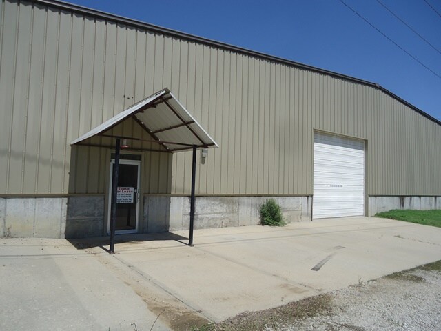 More Photos Of 1642 Main St, Atchison Freestanding For Lease