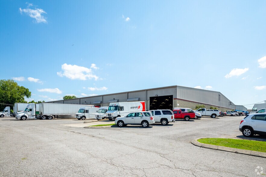 More Photos Of 432-434 Harding Industrial Dr, Nashville Warehouse For Lease