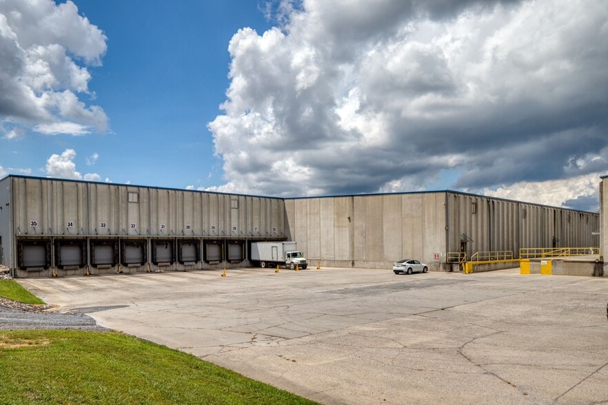 More Photos Of 1001 Enterprise Dr, Dalton Warehouse For Sale