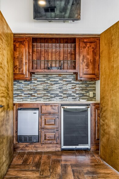 More Photos Of 1000 Louisville Ave, Monroe Office For Sale