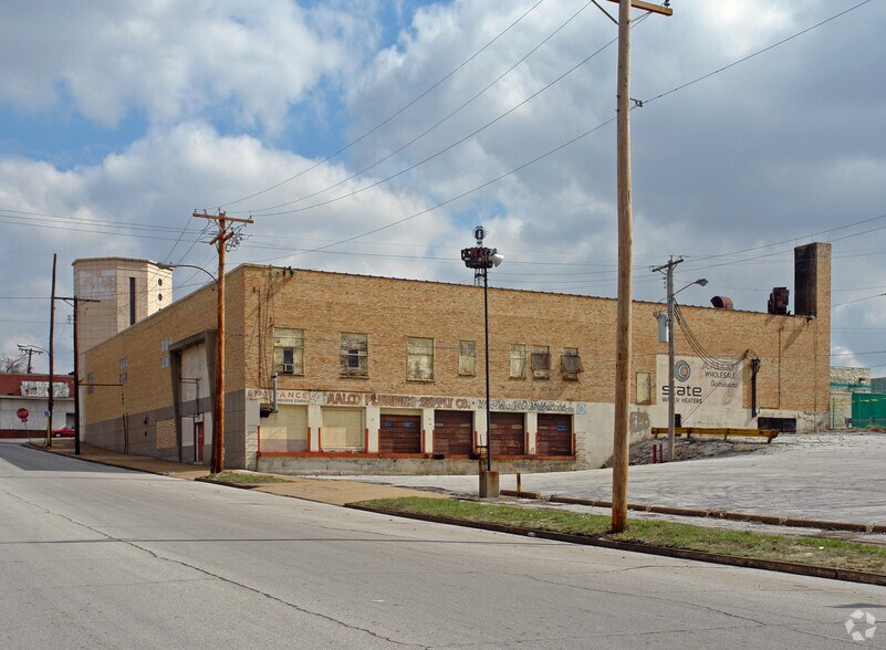 More Photos Of 1466 Evergreen Ave, Saint Louis Warehouse For Lease