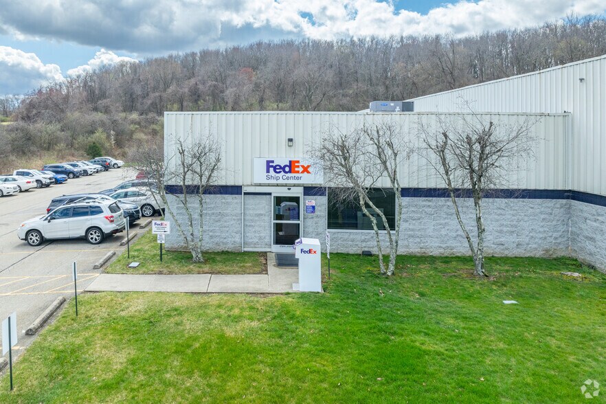 More Photos Of 401 Paintersville Rd, Hunker Warehouse For Sale