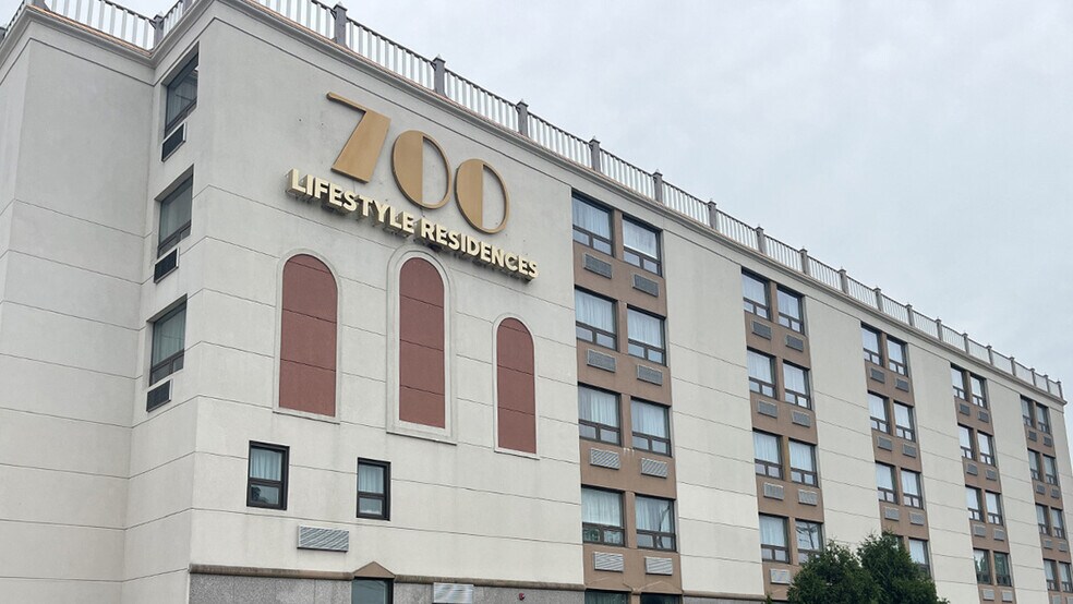 More Photos Of 700 Sheridan Rd, Highwood Congregate Senior Housing For Sale