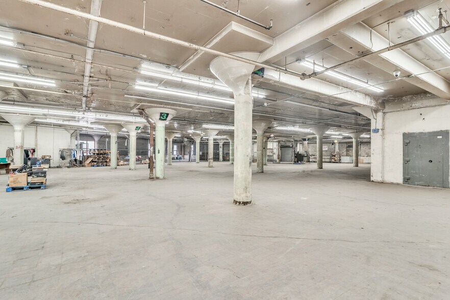 More Photos Of 150 Avenue L, Newark Warehouse For Sale