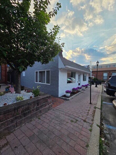 More Photos Of 291 Bloomfield Ave, Caldwell Storefront Retail Office For Lease