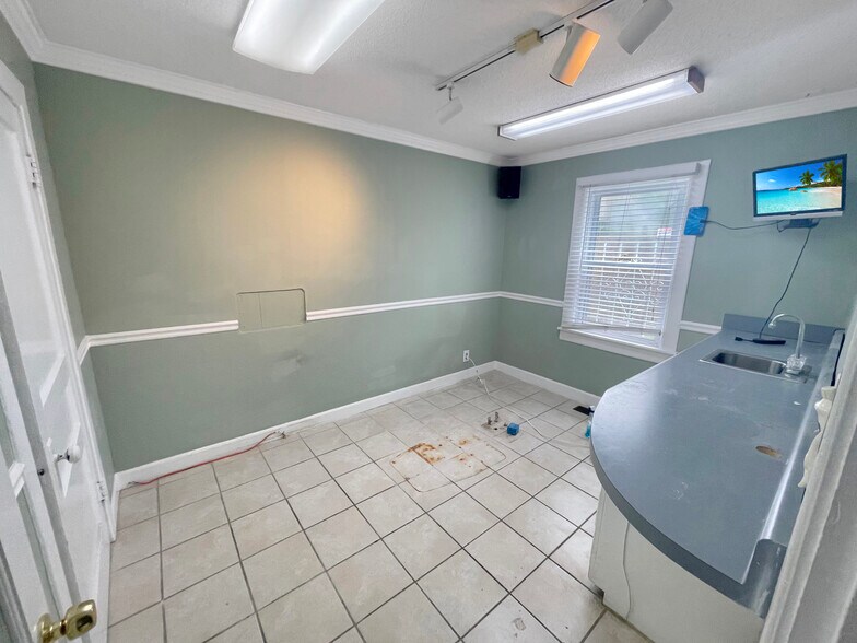 More Photos Of 183 Thompson Ln, Nashville Medical For Lease