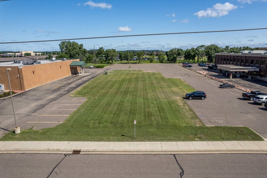 More Photos Of 1104 W Clairemont Ave, Eau Claire Land For Sale