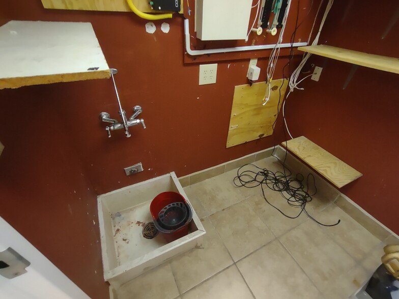 More Photos Of 3140 34th St N, Saint Petersburg Freestanding For Lease