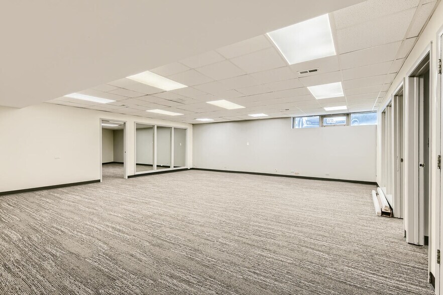 More Photos Of 1800 E Northwest Hwy, Arlington Heights Office For Lease