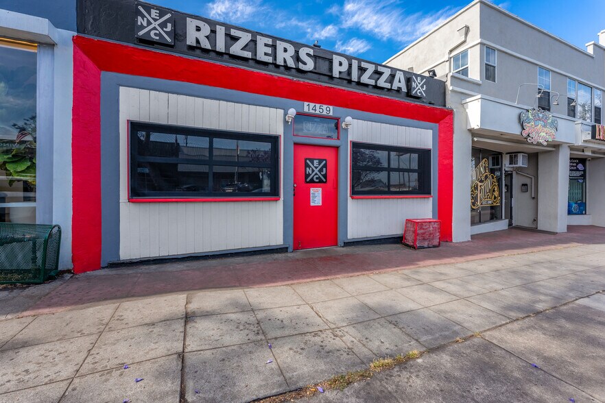 Primary Photo Of 1459 Garnet Ave, San Diego Restaurant For Lease