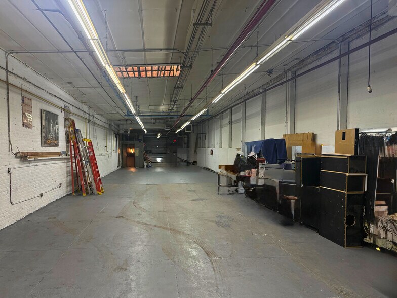 Primary Photo Of 1056 Washington Ave, Bronx Service For Lease