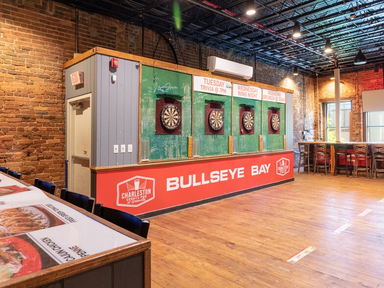 More Photos Of 15 W Washington St, Greenville Restaurant For Lease